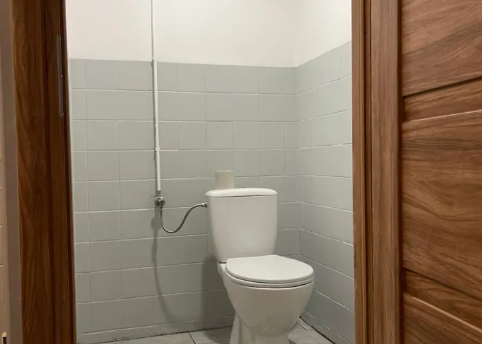 Homestay szállás Kwatera Przed Remontem Bez Zlewu W Czesci Kuchennej Lazienka Przed Remontem *